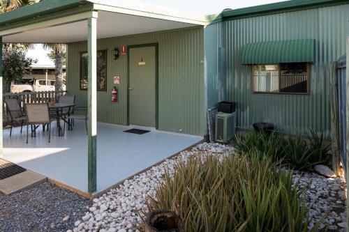 Chillagoe Cabins and Tours