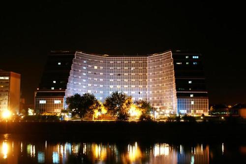 Wejście, River Palace Hotel in Atyrau