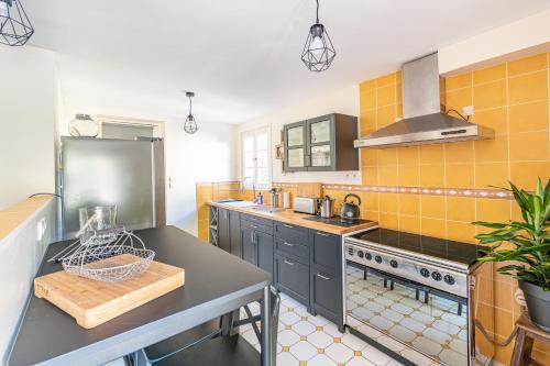 La Demeure de Cybele - Gite de charme pour 10 personnes en Drome Provencale in Colonzelle