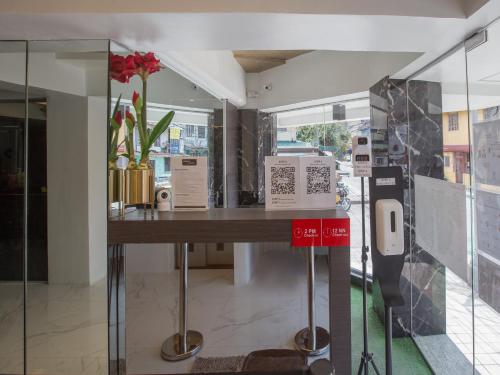 Lobby, Circuit Hostel near Malate Church