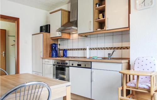 virtuve, Gorgeous Apartment In Wurster Nordseeküste (Gorgeous Apartment In Wurster Nordseekuste) in Mulsum