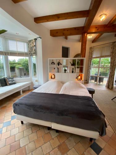 2 twin beds