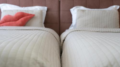 Avenue Parliament Hotel - image 4