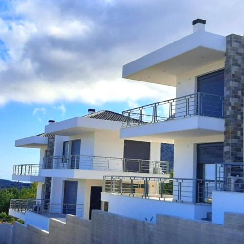 . Oktonia apartments-Evia