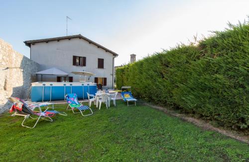  GuestHost - Borgo Santa Lucia Apartment with Private Parking & Garden in Gubbio