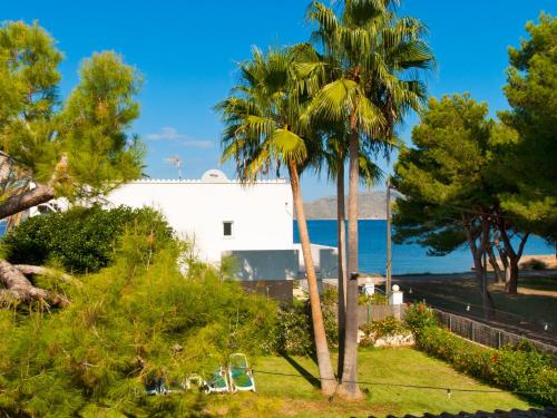 Villa Tita de Manresa, con jardines y vista mar - Punta Galera