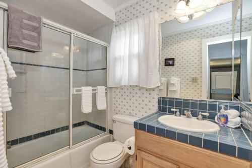 201 Amethyst Avenue 201 Amethyst Avenue