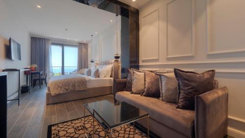 Vivid Blue Serenity Resort