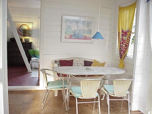 Létesítmények, Deliziosa casetta con dehor e giardino immersa nel verde Ligure in Poggi