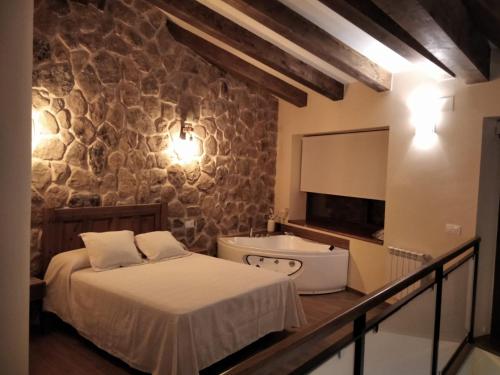  Loboratorio Rural - La Majada del Acebo, Pension in Navatejares