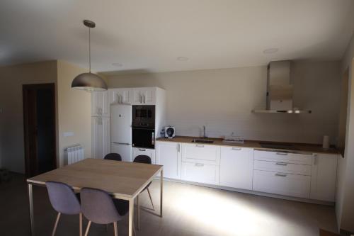virtuve, Loboratorio Rural - La Majada del Acebo in Navatejares
