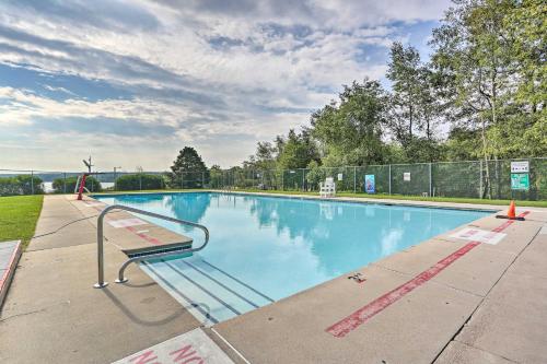 Pocono Family House with Hot Tub Near Ski Resorts! - image 29