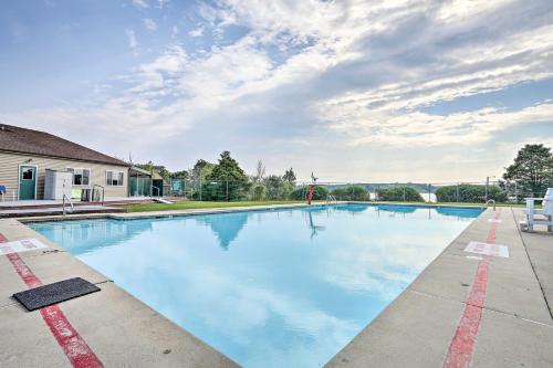 Pocono Family House with Hot Tub Near Ski Resorts! - image 31