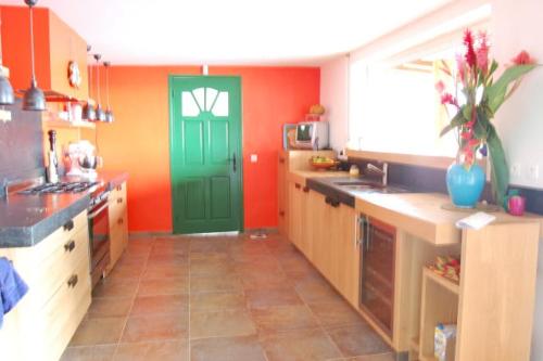 Kitchen, Villa Madras in Pointe-Noire