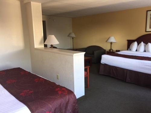 Days Inn & Suites by Wyndham Laurel Near Fort Meade