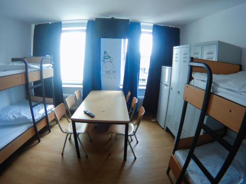 room detail thumbnail 1
