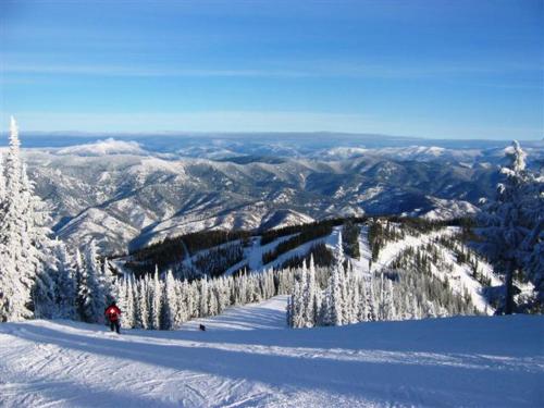 Silver Mountain Lodging - image 8