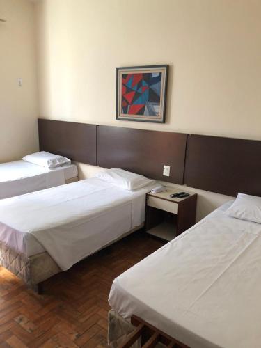 3 twin beds