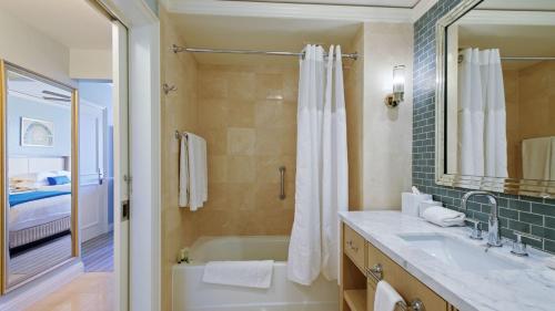 BEAUTIFUL OCEAN VIEW STUDIO AT THE RITZ-CARLTON KEY BISCAYNE