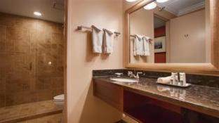 Best Western Plus White Bear Country Inn