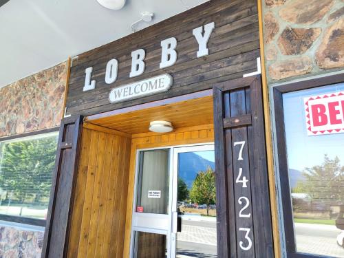 Pemberton Hotel (Motel) in Pemberton, Canada