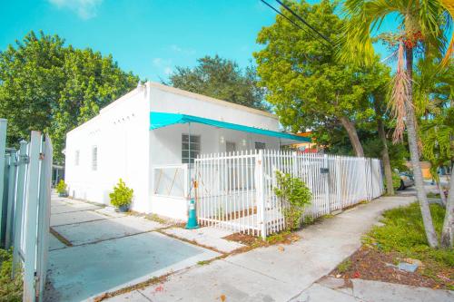 Cozy 2BR 1BA in Heart of Miami