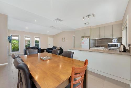 virtuve, Kennedy Holiday Villas in Mulwala
