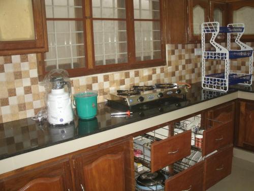 Jacaranda Holiday Home - image 5