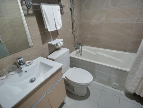 room detail thumbnail 2