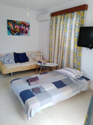 Larnaca, Pervolia 1 bedroom seaside apartment in بيريفوليا