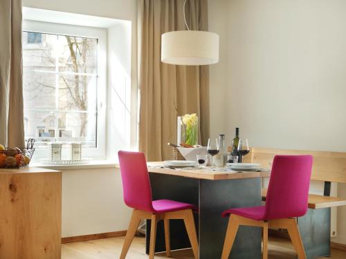 Superior One-Bedroom Apartment with Balcony image 6