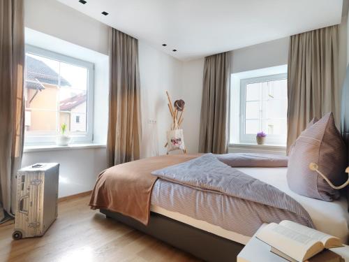 Superior One-Bedroom Apartment with Balcony image 9