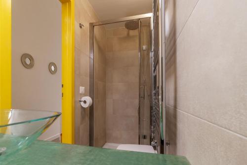 San Lorenzo Modern Flat - image 10