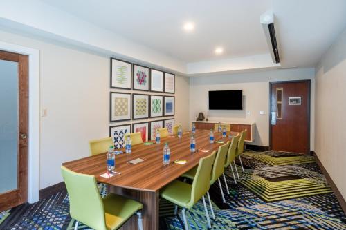 Holiday Inn Express & Suites Tell City by IHG