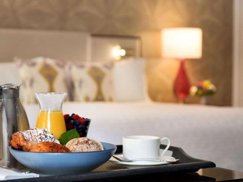 268757663 Claremont Resort & Club