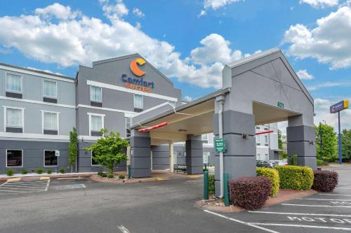 Comfort Suites At Rivergate Mall