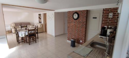 virtuve, Le Clos Varnay Jardin in Meusnes