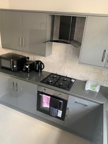 Dane Guest House Free Parking Fast WiFi Modern Living in เบิร์นเลย์