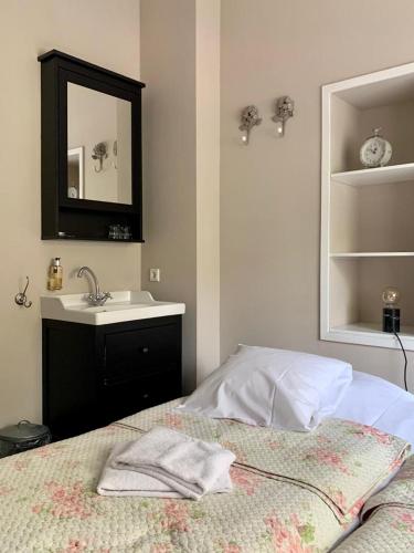 2 twin beds