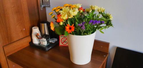 The Gate Hotel - image 4