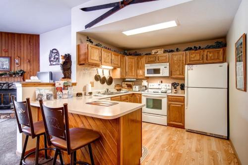 CC102 Buffalo Village condo - main image