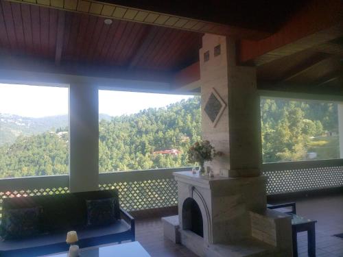 Mountain View House, Murree (photo 3)