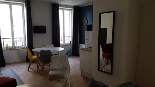 Appartement 2 chambres a 4 mn du puy du fou, coeur de ville