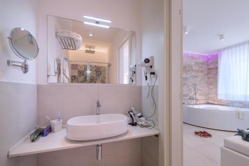 Amalfi Suite Boutique Hotel Adults Only - image 6