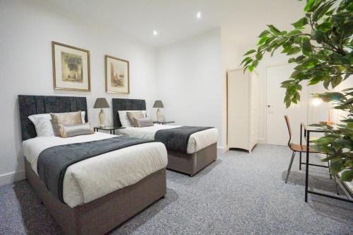 Premium Apartments Thatcham Broadway photo 1