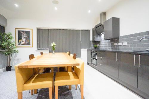 Kitchen, Premium Apartments Thatcham Broadway in Thatcham