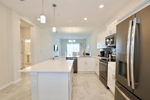 Amazing all new apartment in spectacular Storey Lake community Next to Disney - main image