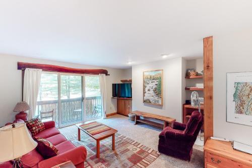 Mountain Breeze Getaway Condos in Warren, USA