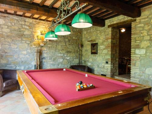Regal Holiday Home in Collazzone with Sauna and Bar