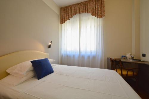 1 twin bed
